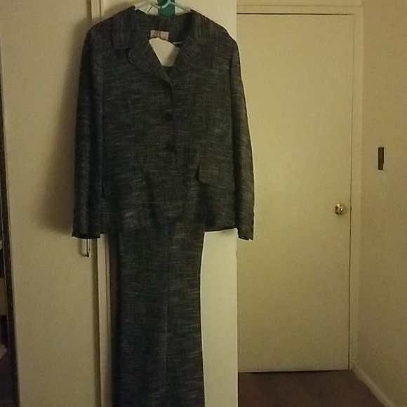 An Italian pants suit by Biacci, - Picture 1 of 1